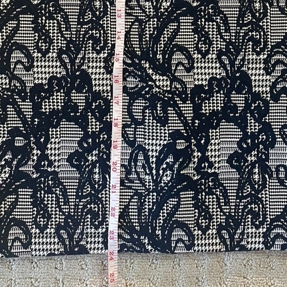 Brooks Brothers Pencil Skirt, Floral & Houndstooth Patten, Navy & White,  Sz. 10 - Picture 10 of 12